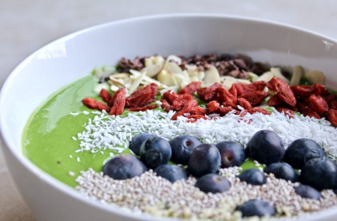 green smoothie bowl with spirulina